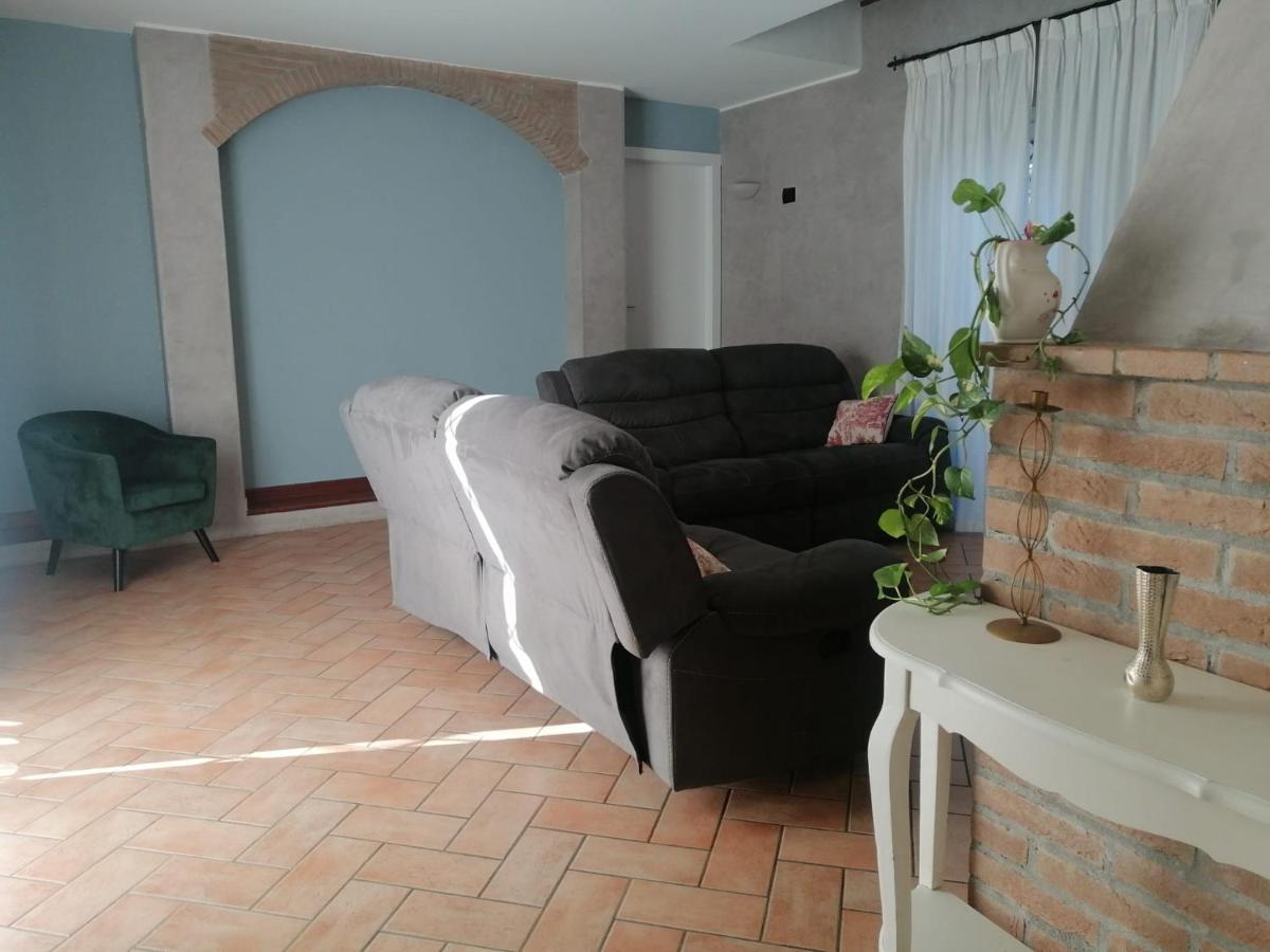 Lussuosa Villa Vicino Alla Stazione Caronno Pertusella Exterior foto